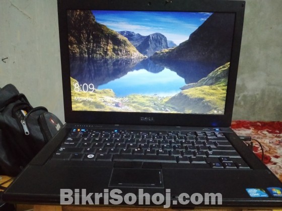 Dell cori5 4GB/500GB